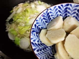 13、什锦汤,加入鱼丸