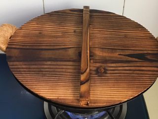 17、浓汤鲫鱼炖豆腐,加盖大火煮3-4分钟