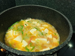 17、番茄豆腐汤,大火煮开一下，起锅
