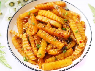 14、好吃到哭的凉拌狼牙土豆,大人小孩都喜欢。