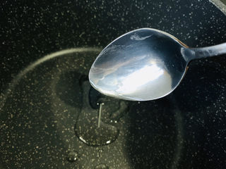 9、笋干老鸭汤,另一个锅加油；