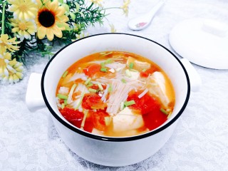 19、番茄金针菇汤,盛出，即可上桌