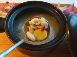 14、花生猪蹄汤,成品图