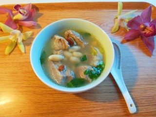 17、花生猪蹄汤,成品图