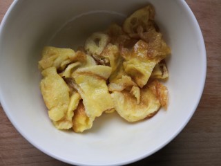 10、冬瓜鸡蛋汤,盛出备用