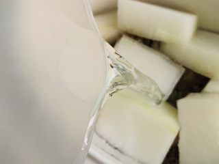 14、冬瓜薏米排骨汤,加清水