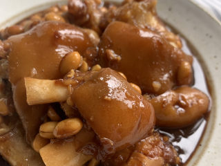 13、黄豆猪脚汤,这样煮出来的猪脚更加的软糯