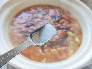 11、砂锅米线,盐