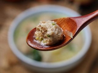 10、萝卜丝汤,特别适合现在刚入冬的季节，暖身又暖胃！