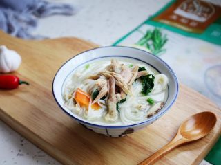 9、童子鸡鸡汤面,成品图。