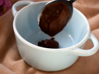 10、三汁焖锅,下边调三汁:甜面酱2勺