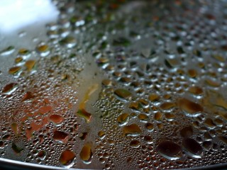 18、三汁焖锅,盖盖焖煮至蔬菜五成熟