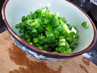 10、西红柿面疙瘩,切成葱花