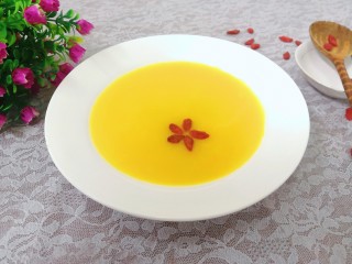 11、牛奶南瓜羹,香甜可口的牛奶南瓜羹，做好啦