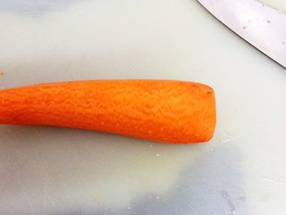 5、苹果滋养汤,红萝卜去皮