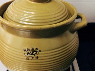 9、苹果滋养汤,煲汤要用瓦煲,最大程度的保存食材的营养和鲜味