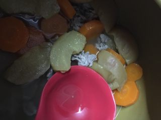 15、苹果滋养汤,关火,可以喝了!