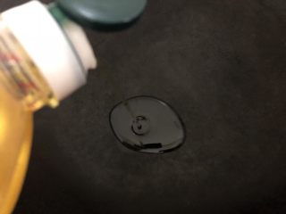 7、冬瓜鸡蛋汤,锅里下油