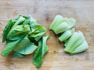 4、鱼丸豆腐汤,青菜洗净切段