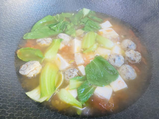 14、鱼丸豆腐汤,煮熟即可