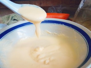 6、酸奶饼（酸奶+鸡蛋）,搅拌至这样的浓稠度