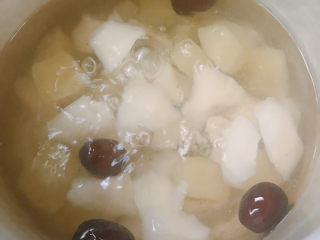 7、苹果雪梨汤,煮30分钟