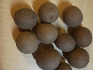 2、桂圆炖蛋,桂圆十颗。