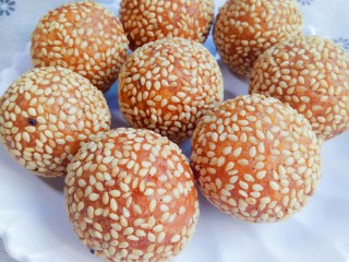 13、黄金南瓜球,最后成品收楼，感谢大家的观看，也期待大家尝试，发作品哦！喜欢给我点赞吧！