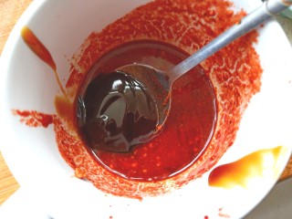 7、腐乳菜花,加生抽，耗油，白糖，加水搅拌均匀备用