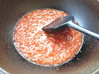 12、腐乳菜花,在加入水淀粉，搅拌均匀，烧开起泡