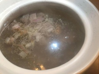 18、洋葱土豆炖牛肉高汤,看一下汤梓应该是清汤底