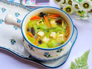 15、丝瓜豆腐木耳汤,成品。