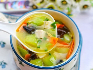16、丝瓜豆腐木耳汤,无敌鲜。