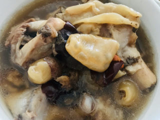 9、花胶大骨汤,盛一碗，满满的胶原蛋白