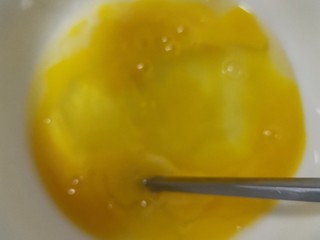 3、鸡蛋瓜片汤,鸡蛋打撒