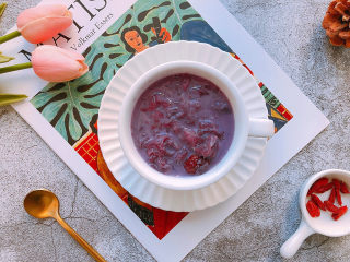 14、紫薯银耳粥,完成啦，开动吧。