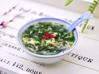 19、养生营养的荠菜虾皮鸡蛋汤,老公连喝了两碗。