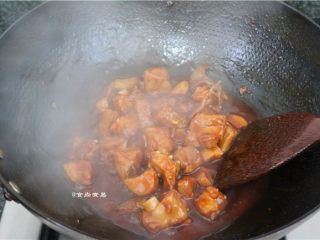 10、高升排骨,调入番茄酱