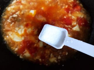 21、西红柿虾干豆腐羹,加一小勺细盐