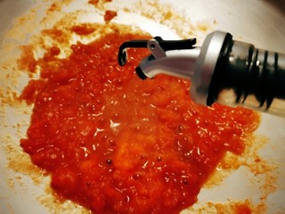 10、酸汤龙利鱼,放入生抽