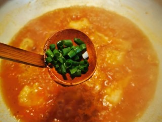 14、酸汤龙利鱼,放入香葱