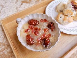 10、蔓越莓银耳羹简易养生壶版,配上自己喜欢的点心，OK