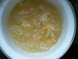 5、百变水果  木瓜汤,银耳提前浸泡软