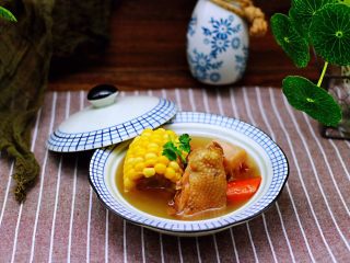 17、土鸡炖玉米甜藕汤,成品一