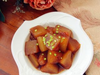 5、红烧冬瓜,撒到冬瓜上。