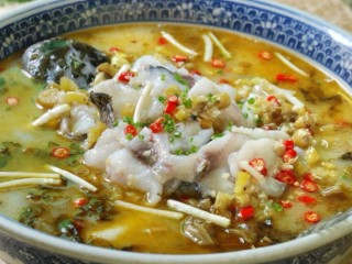 6、酸菜鱼????,放葱花，香菜上桌