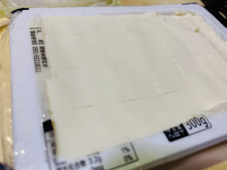 6、娃娃菜炖豆腐,豆腐切块