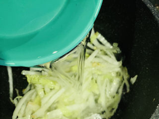 10、娃娃菜炖豆腐,加清水