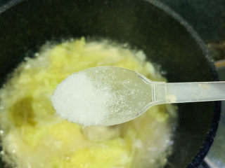 17、娃娃菜炖豆腐,加味精