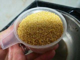 1、这碗粥山海结合，促进消化降血压，还可防癌呢,小米